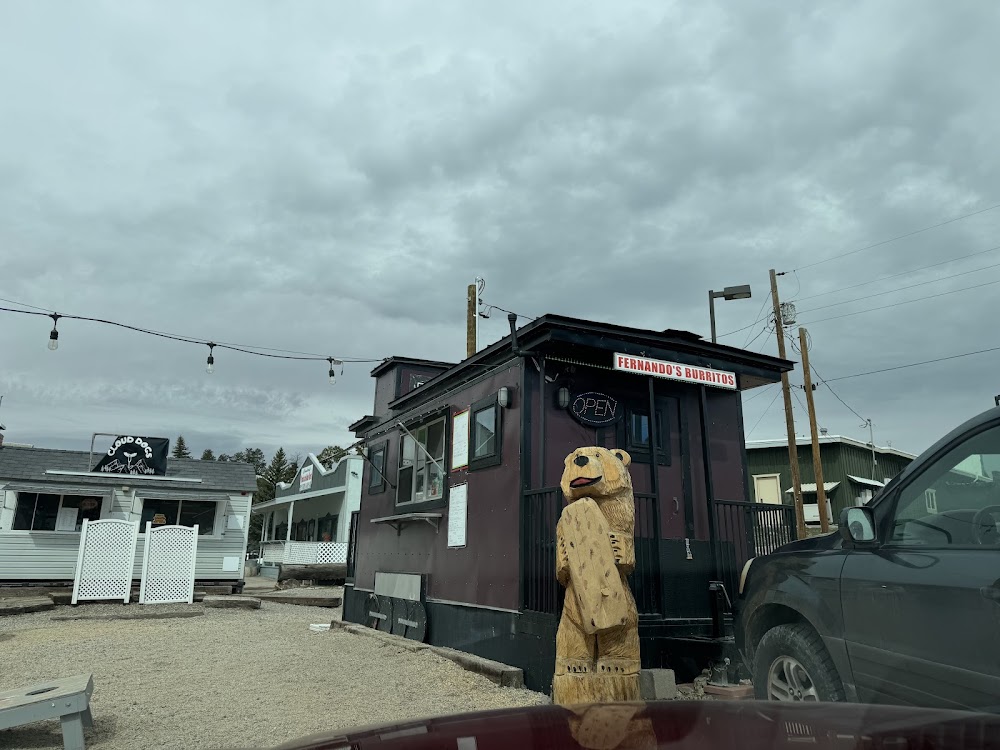 Fernando's Burritos food truck and outdoor seating area in Cloudcroft