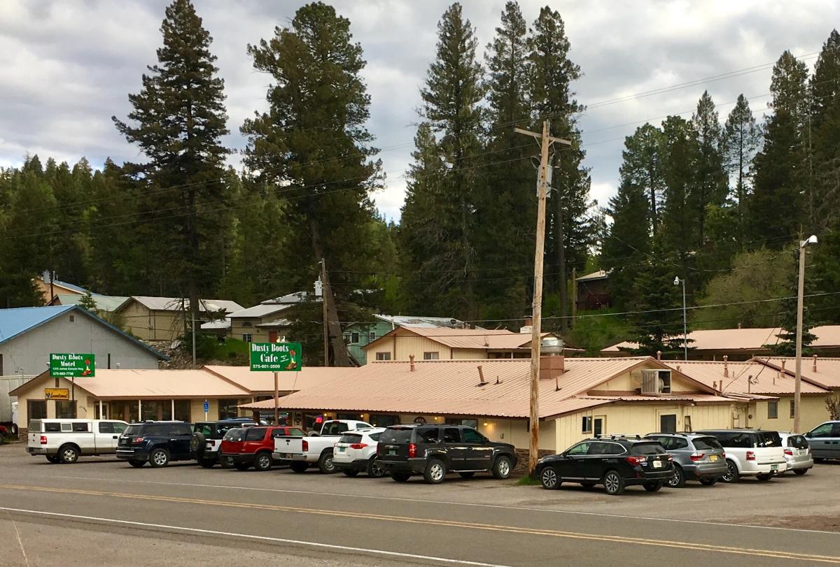Dusty Boots Motel and cafe street view from James Canyon Highway in summer
